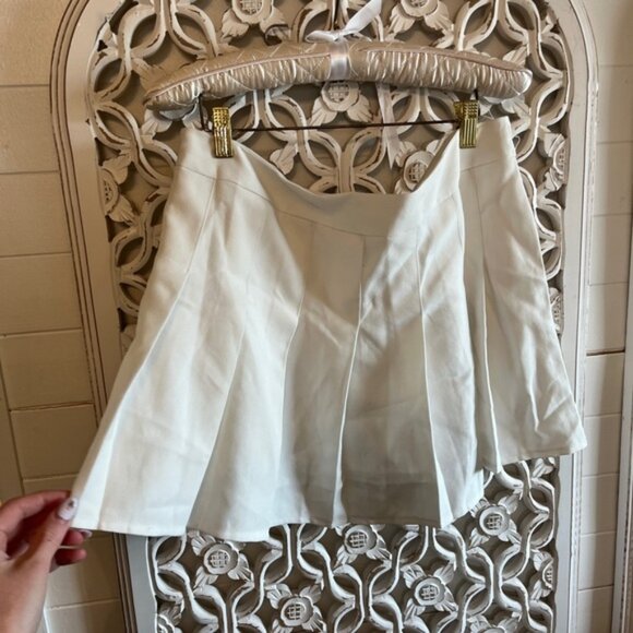 Dresses & Skirts - Pleated White Mini Skirt